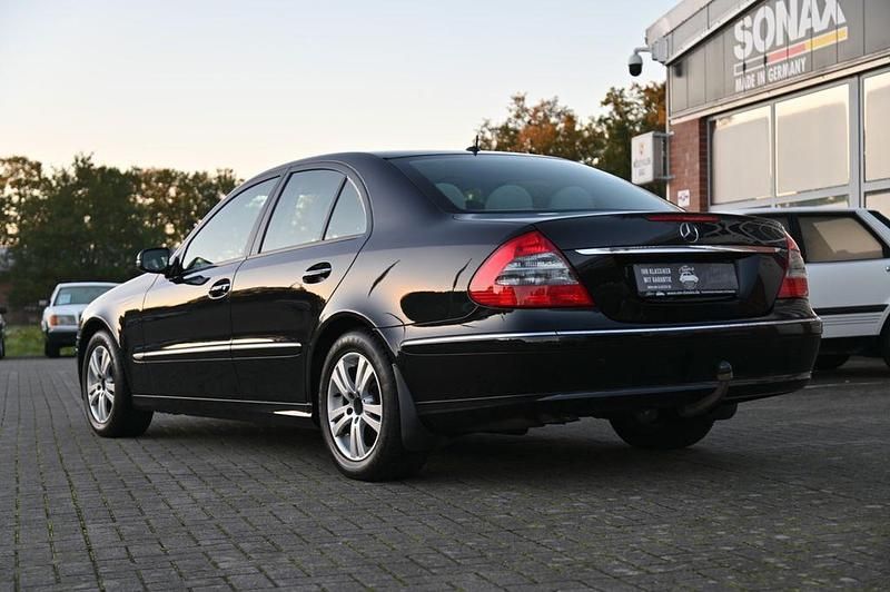 Gebraucht Mercedes E200 136 PS (100 kW) 2007 Schwarz Limousine