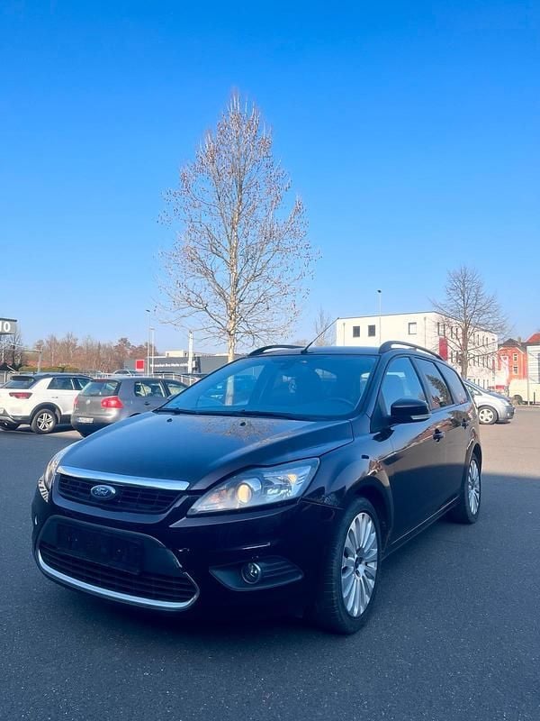 Gebraucht Ford Focus Titanium 125 PS (91 kW) 2009 Braun Kombi