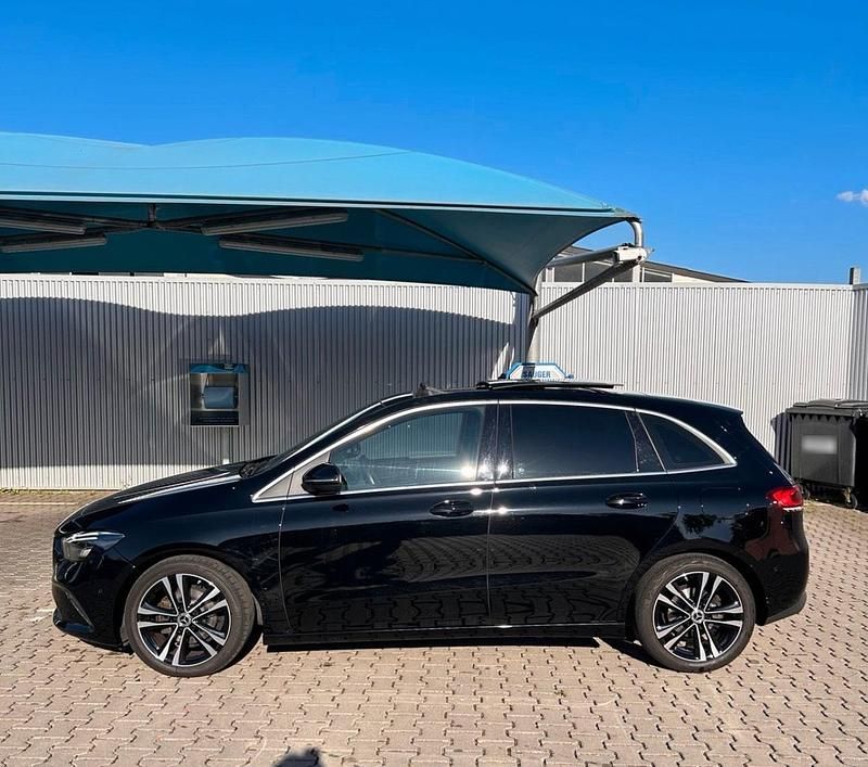 Gebraucht Mercedes 180 116 PS (85 kW) 2020 Schwarz Limousine
