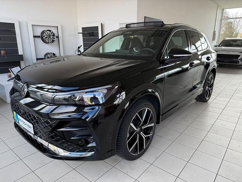 Gebraucht VW Tiguan R-line 150 PS (110 kW) 2025 Schwarz SUV
