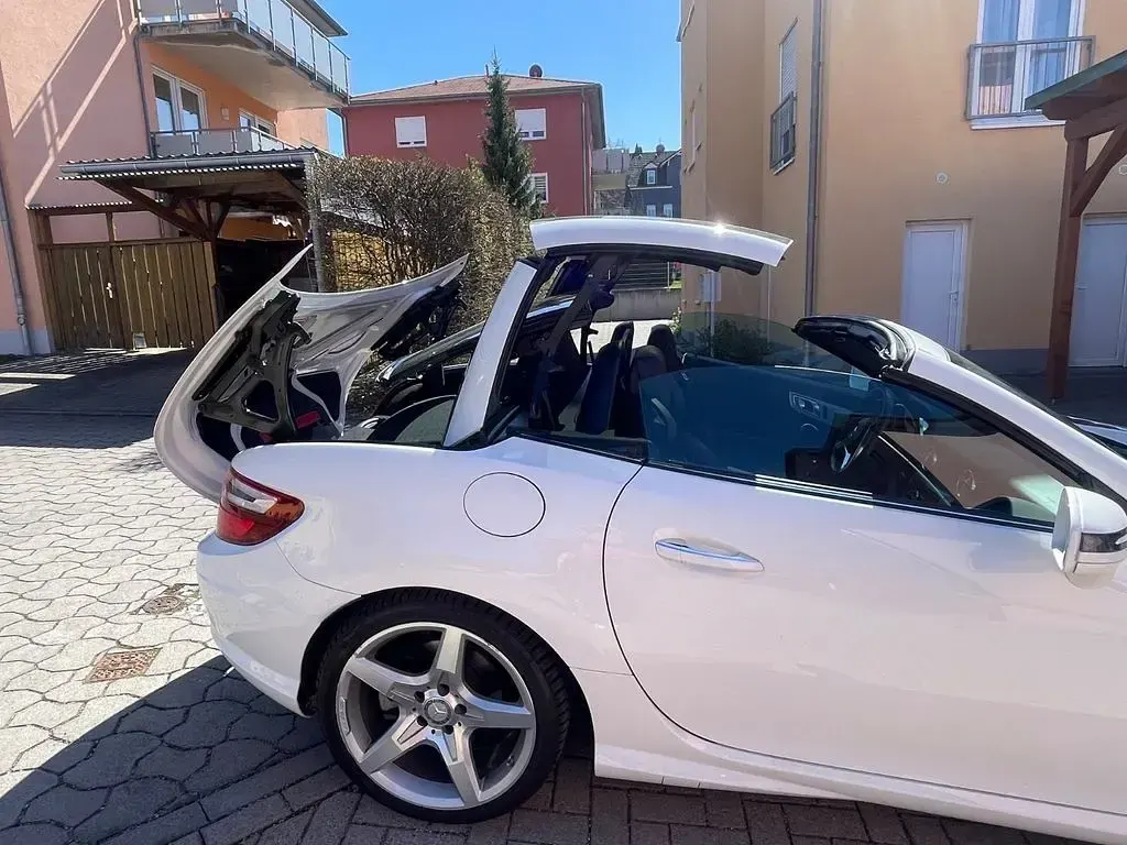 Gebraucht Mercedes SLK200 184 PS (135 kW) 2014 Weiß Cabrio
