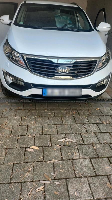 Weiß Gebraucht 2012 Kia Sportage SUV | 8.300 € (Guter Preis) - Bild 1/4
