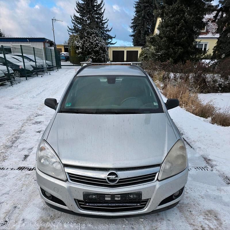 Gebraucht Opel Astra Edition 120 PS (88 kW) 2008 Silber Kombi