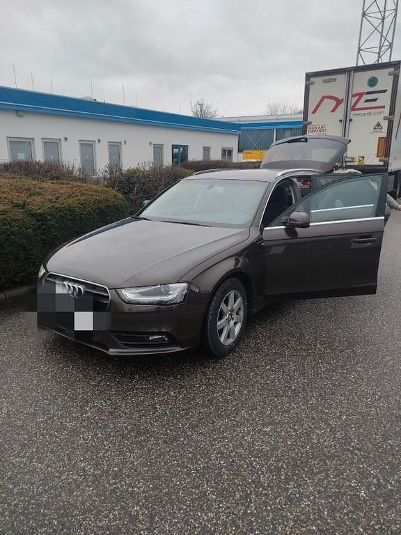 Gebraucht Audi A4 Ambiente 170 PS (125 kW) 2012 Braun Kombi