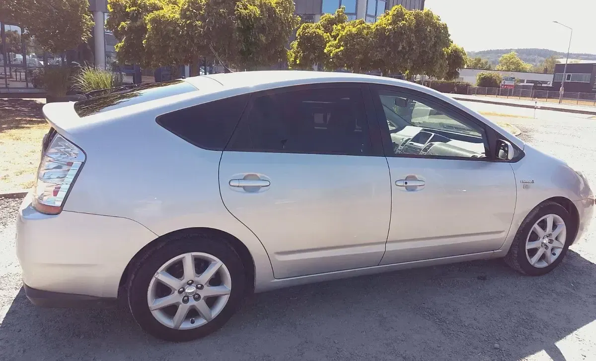 Gebraucht Toyota Prius Sol 113 PS (83 kW) 2006 Silber Kleinwagen