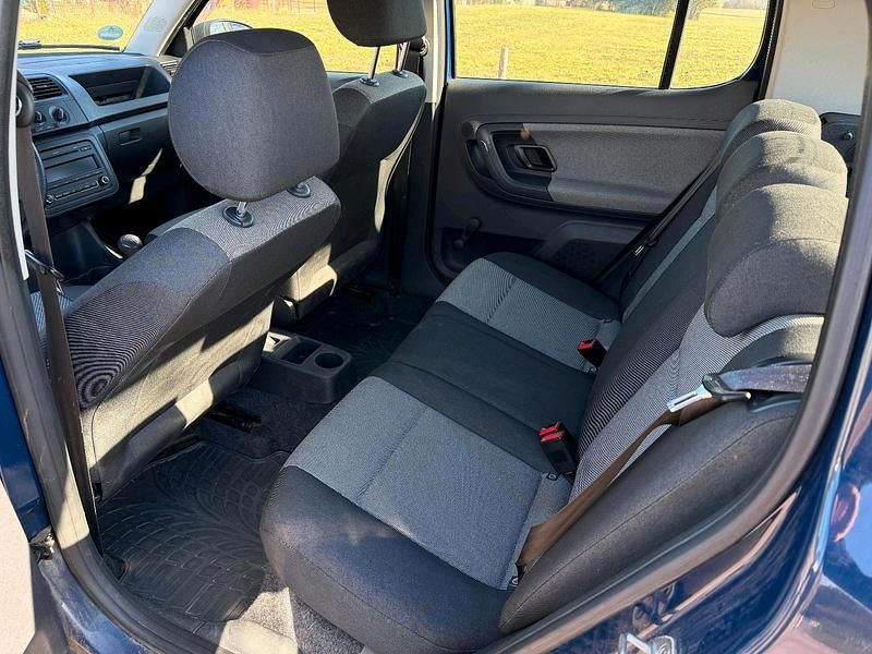 Gebraucht Skoda Fabia 60 PS (44 kW) 2010 Blau Kleinwagen