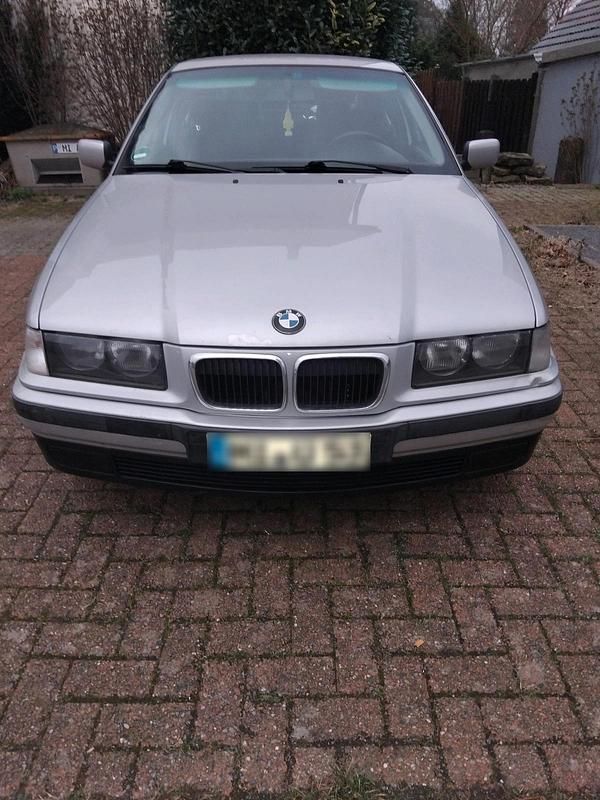 Gebraucht BMW 316 1998 Silber Coupé