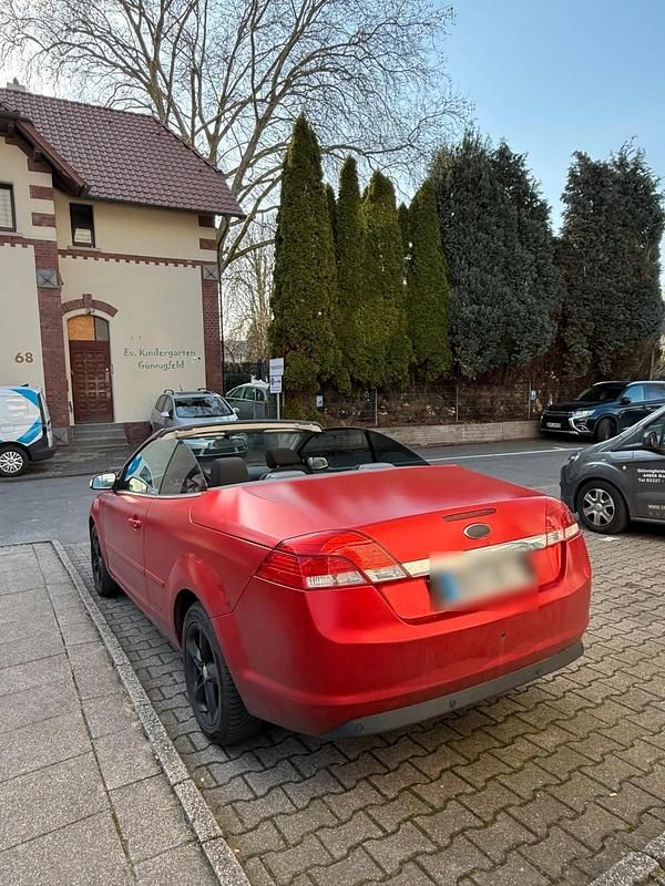 Gebraucht Ford Focus Cabriolet 101 PS (74 kW) 2008 Rot Cabrio