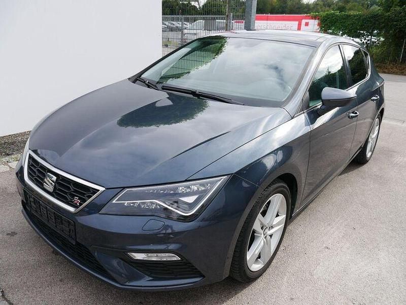 Magnetic tech grey (metallic) Gebraucht 2019 Seat Leon Limousine | 19.990 € (Teuer) - Bild 1/4