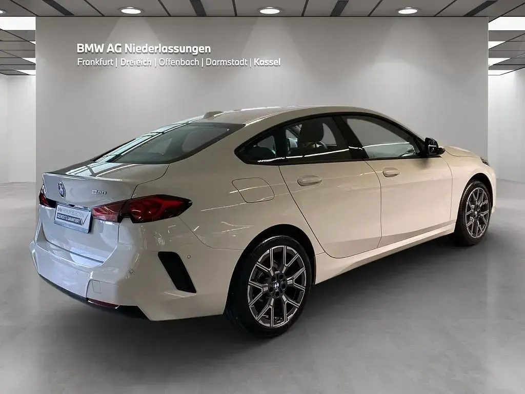 Gebraucht BMW 220 156 PS (114 kW) 2025 Weiß Coupé
