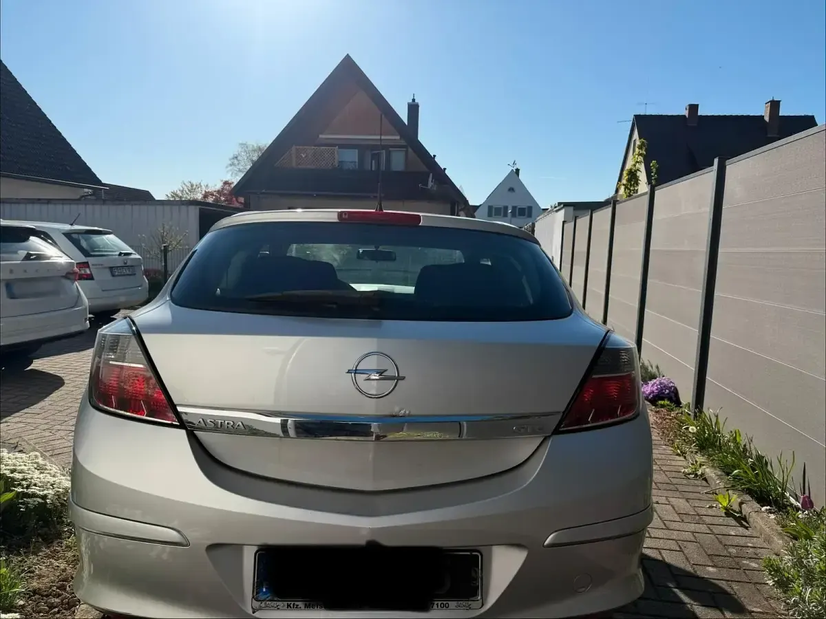 Second-hand Opel Astra 100 CP (73 kW) 2005 Argintiu Hatchback