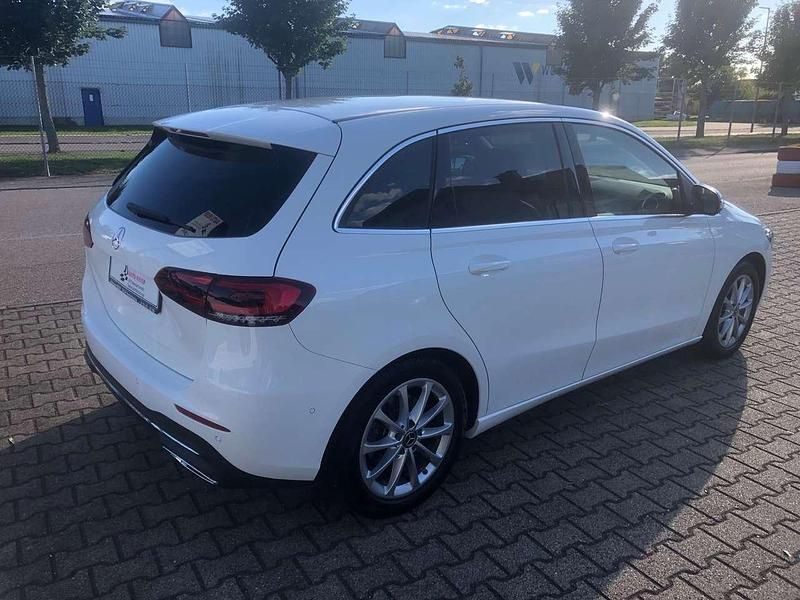 Usata Mercedes B220 190 CV (139 kW) 2019 Bianco Monovolume