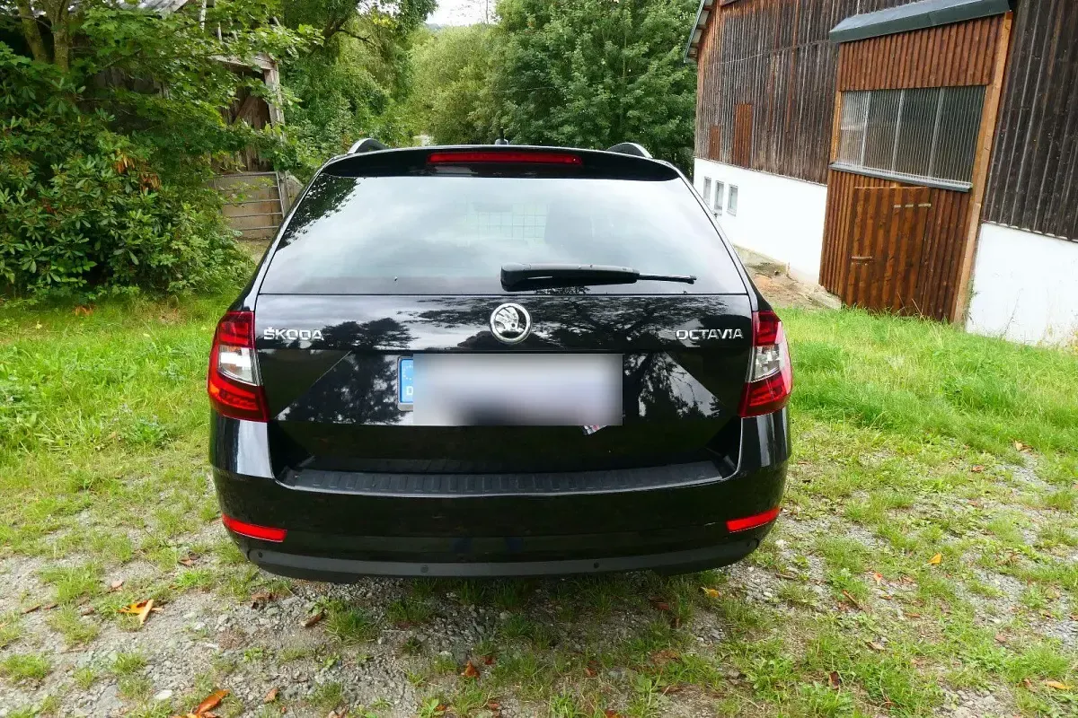 Gebraucht Skoda Octavia Ambition 150 PS (110 kW) 2020 Schwarz Kombi