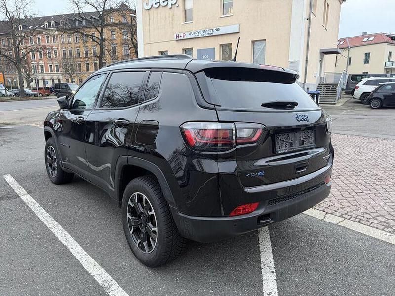 Gebraucht Jeep Compass Trailhawk 241 PS (177 kW) 2022 Schwarz SUV