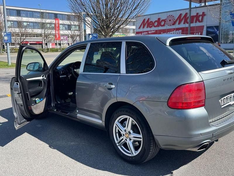 Grau Gebraucht 2005 Porsche Cayenne S SUV | 9.900 € (Guter Preis) - Bild 1/4