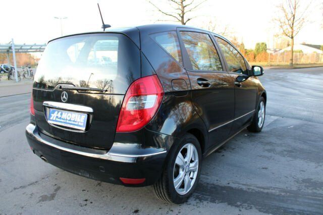 Gebraucht Mercedes A180 109 PS (80 kW) 2010 Schwarz metallic Limousine