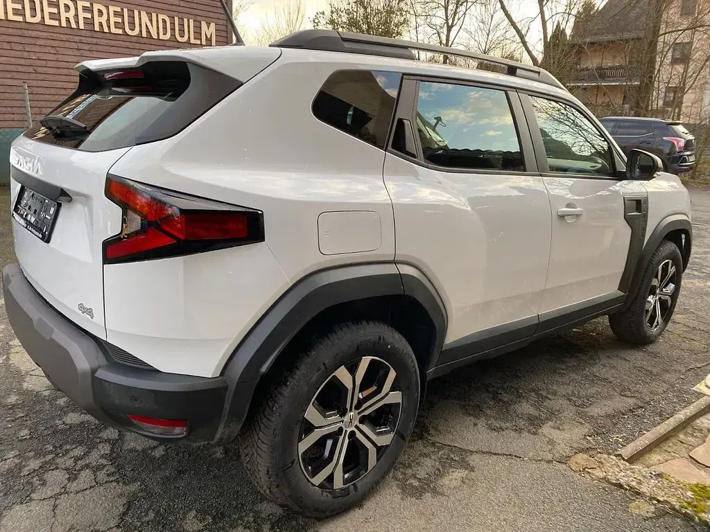 Neu Dacia Duster Expression 131 PS (96 kW) 2026 Grau SUV