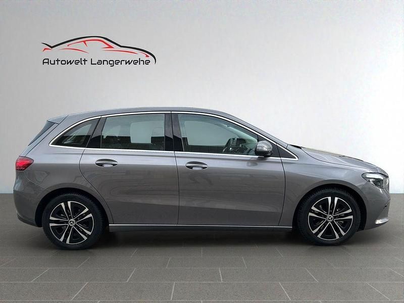 Gebraucht Mercedes B180 136 PS (100 kW) 2024 Grau Van / Kleinbus