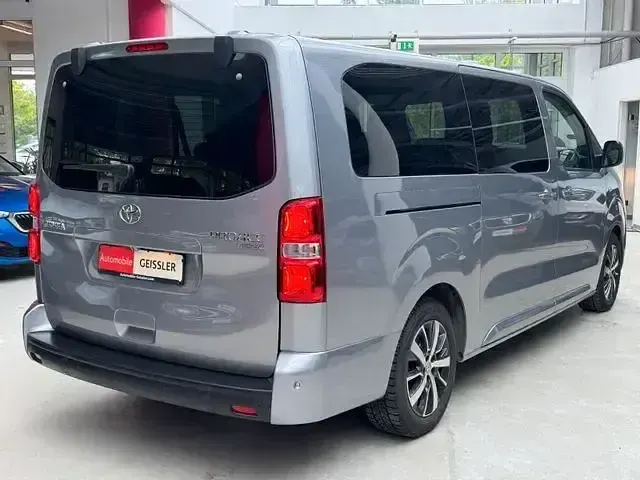 Gebraucht Toyota Proace Verso 177 PS (130 kW) 2024 Grey pearl/gris artense Kombi