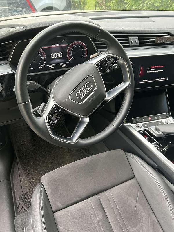 Gebraucht Audi e-tron Advanced 300 kW (408 PS) 2021 Beige SUV