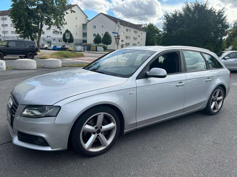Silber Gebraucht 2011 Audi A4 S-Line Kombi | 5.498 € (Superpreis) - Bild 1/3