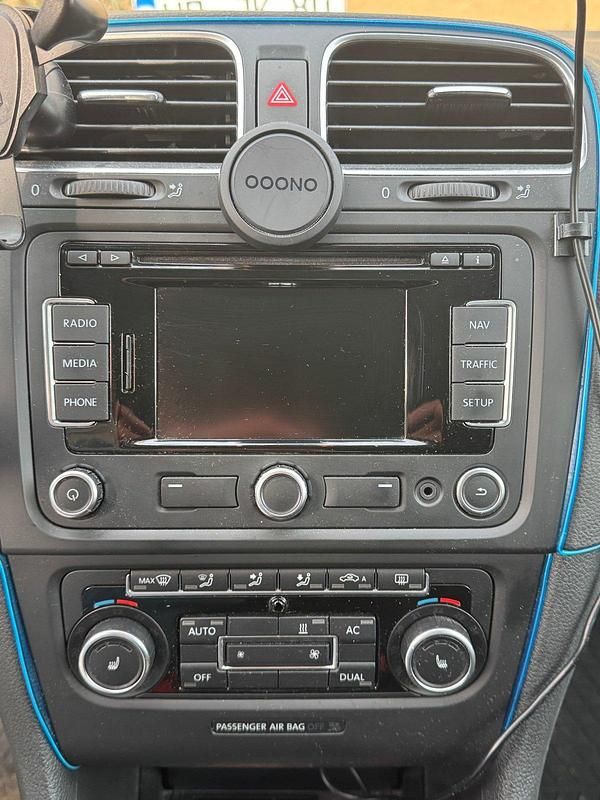 Gebraucht VW Golf VI 140 PS (102 kW) 2011 Weiß Kleinwagen