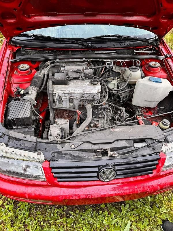 Rot Gebraucht 1996 VW Passat GT Kombi | 599 € (Fairer Preis) - Bild 1/4