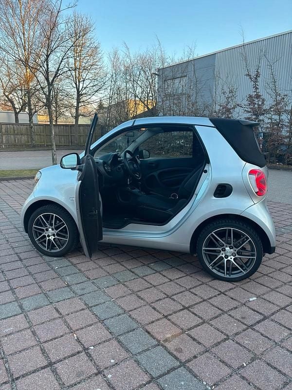 Gebraucht Smart ForTwo Cabrio Brabus 71 PS (52 kW) 2019 Silber Cabrio