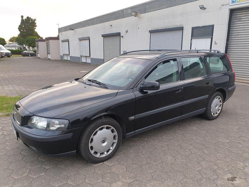 Schwarz Gebraucht 2000 Volvo V70 Kombi | 3.700 € (Teuer) - Bild 1/4