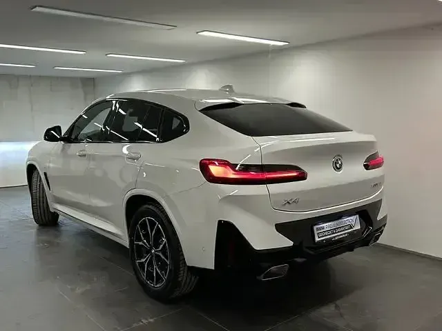 Gebraucht BMW X4 M Sport 184 PS (135 kW) 2025 Alpinweiß uni SUV