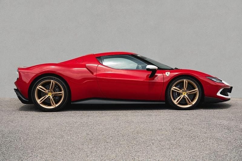 Gebraucht Ferrari 296 829 PS (609 kW) 2023 Rot