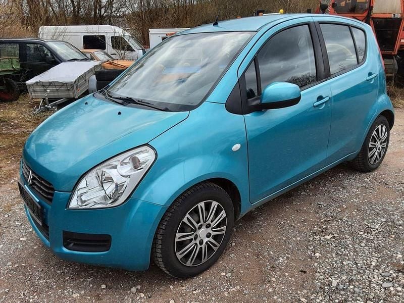 Gebraucht Suzuki Splash 68 PS (50 kW) 2011 Blau Kleinwagen