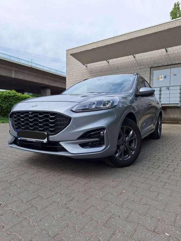 Grau Gebraucht 2022 Ford Kuga ST-Line X SUV | 25.500 € (Fairer Preis) - Bild 1/4