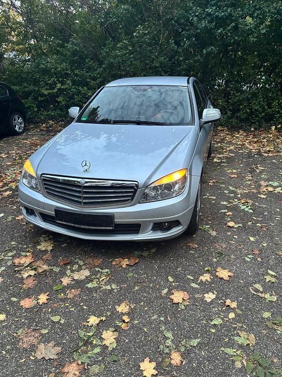 Silber Gebraucht 2008 Mercedes 200 Limousine | 6.400 € - Bild 1/4