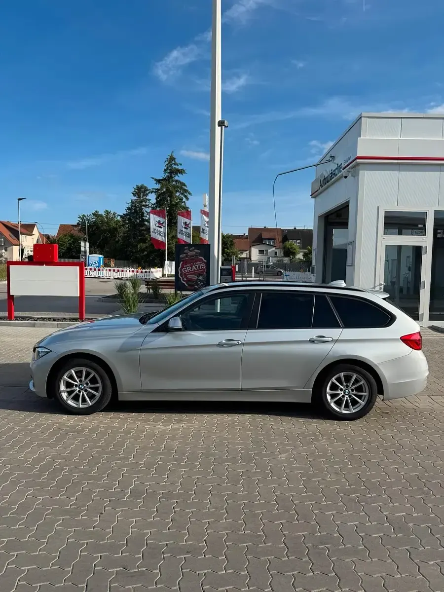 Gebraucht BMW 318 150 PS (110 kW) 2016 Silber Kombi
