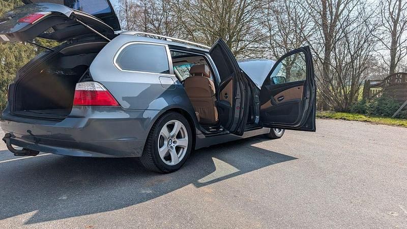 Gebraucht BMW 525 Performance 197 PS (144 kW) 2007 Blau Kombi