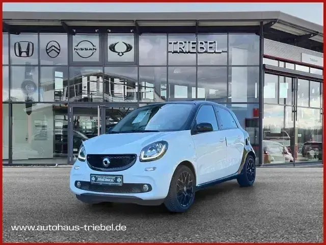 Second-hand Smart ForFour Prime 90 CP (66 kW) 2016 Alb Hatchback