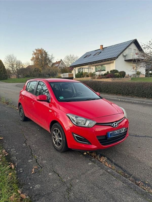 Rot Gebraucht 2012 Hyundai i20 Classic Kleinwagen | 1.999 € (Superpreis) - Bild 1/4