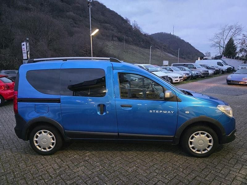 Gebraucht Dacia Dokker Stepway 116 PS (85 kW) 2015 Blau Van / Kleinbus