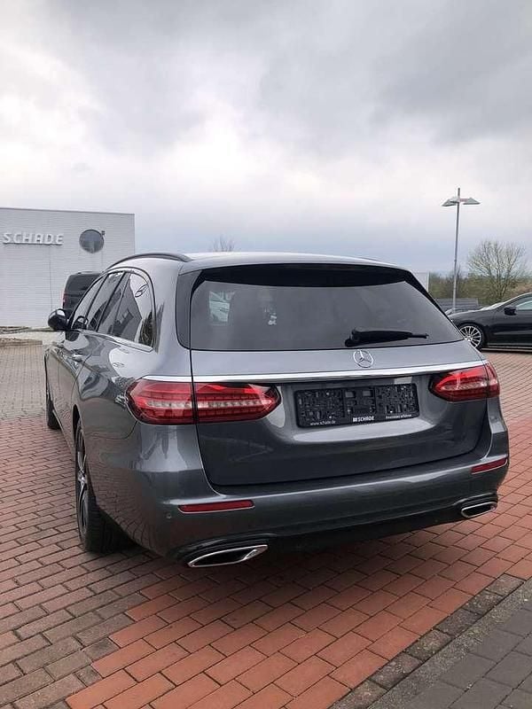 Gebraucht Mercedes E220 Avantgarde 194 PS (142 kW) 2020 Kombi