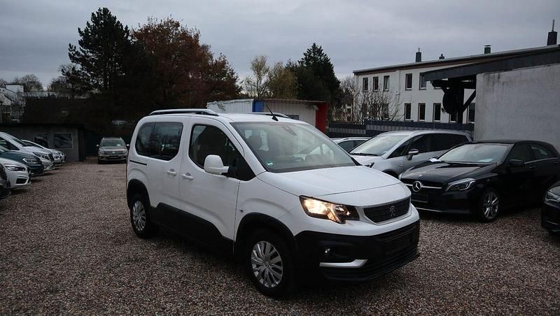 Gebraucht Peugeot Rifter 131 PS (96 kW) 2018 Weiß Van / Kleinbus