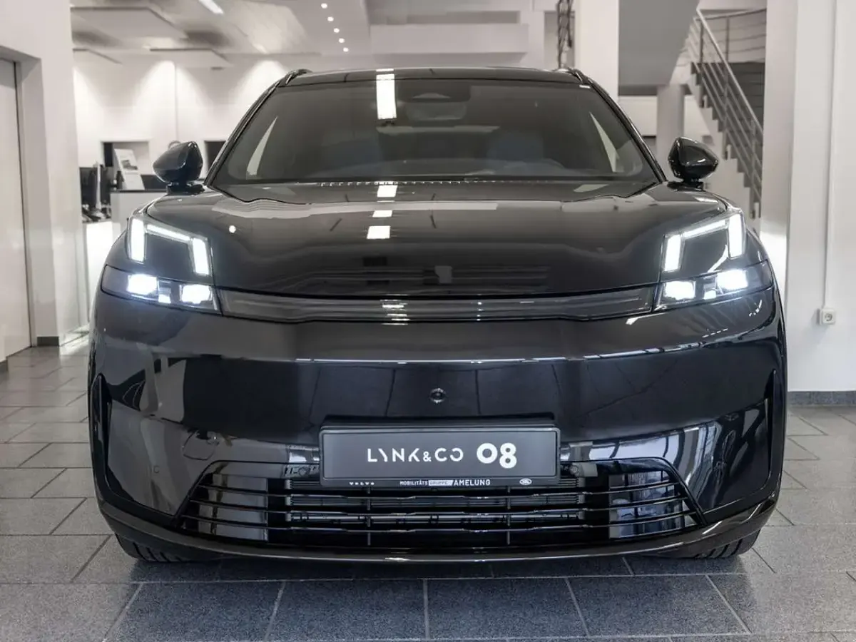 Nouă Lynk & Co 08 349 CP (256 kW) 2026 Negru SUV