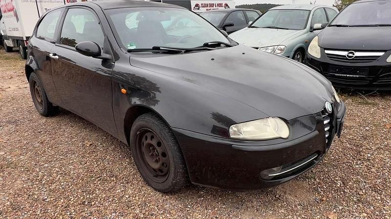 Schwarz Gebraucht 2004 Alfa Romeo 147 Impression Kleinwagen | 690 € (Fairer Preis) - Bild 1/4