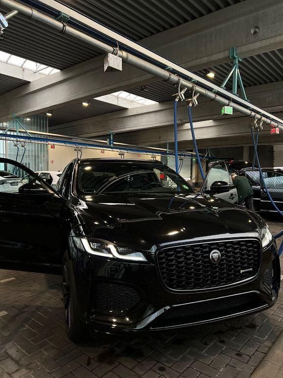 Schwarz Gebraucht 2022 Jaguar F-Pace R-Dynamic SUV | 44.500 € (Teuer) - Bild 1/4