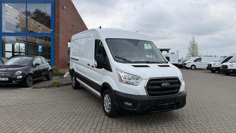Gebraucht Ford Transit Trend 131 PS (96 kW) 2022 Weiß Van / Kleinbus