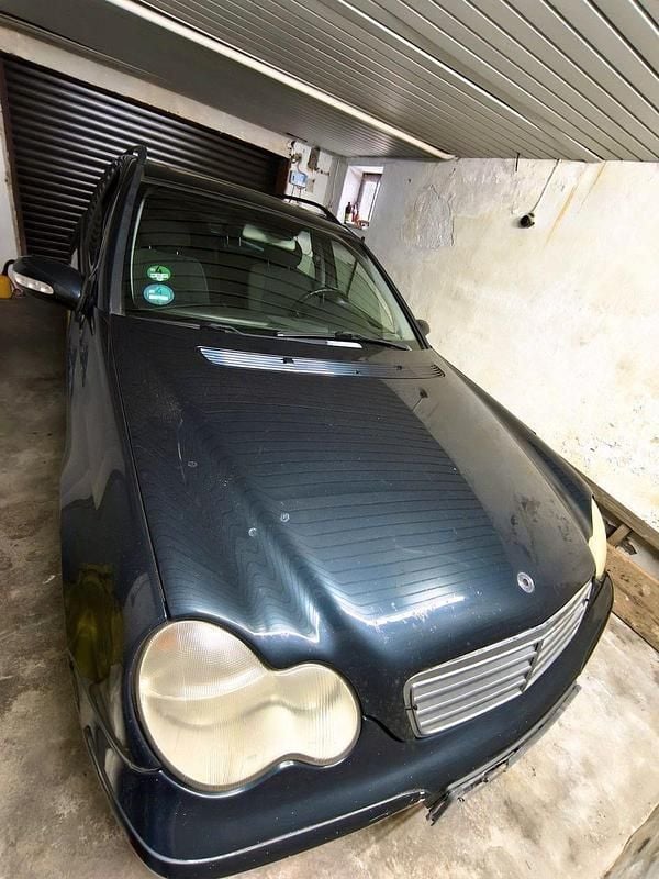 Gebraucht Mercedes C180 122 PS (89 kW) 2001 Blau Kombi