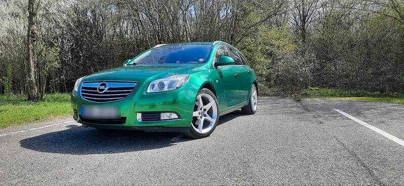 Grün Gebraucht 2025 Opel Insignia Kombi | 5.100 € - Bild 1/4