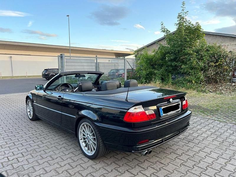 Gebraucht BMW 320 170 PS (125 kW) 2001 Schwarz Cabrio