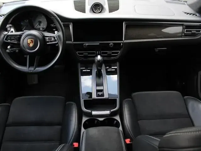 Gebraucht Porsche Macan 441 PS (324 kW) 2022 Individualfarben: nardograu SUV