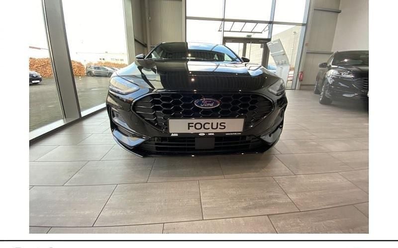 Neu Ford Focus ST-Line 125 PS (91 kW) 2025 Schwarz Limousine